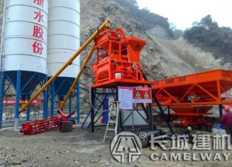 hzs35混凝土攪拌站價(jià)格，一個(gè)小時(shí)產(chǎn)量能打多少方
